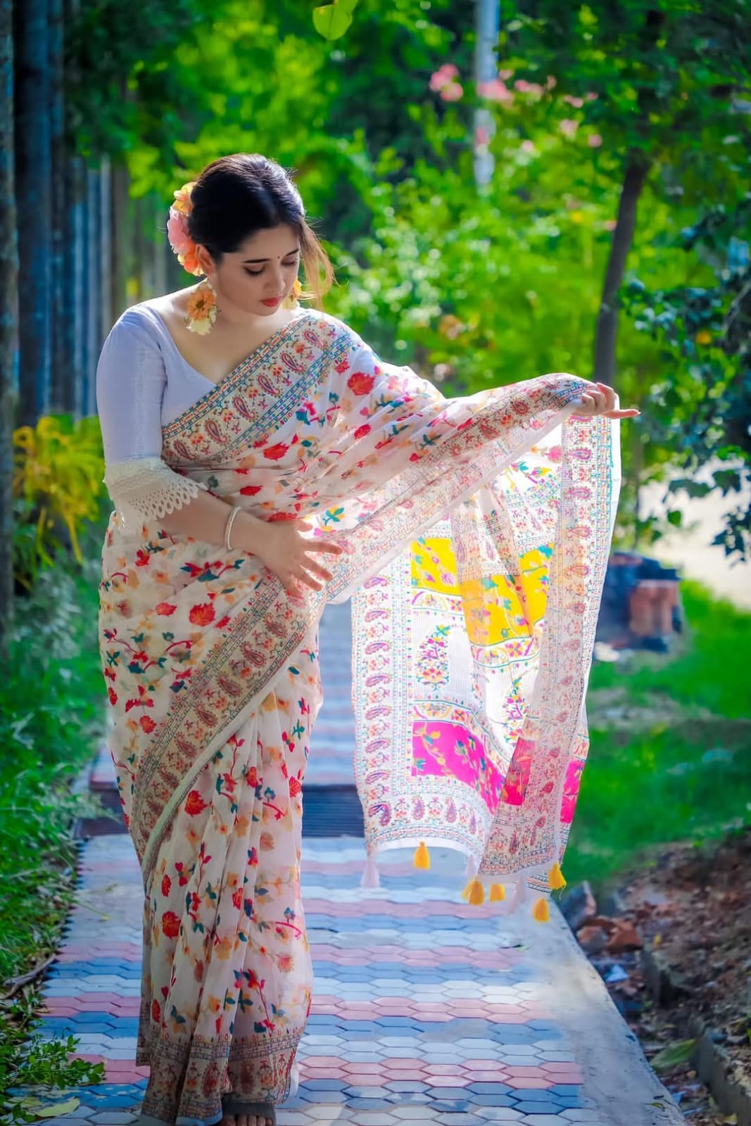 ✅ প্রতিটি শাড়ী চেক করে নেওয়ার সুবিধা