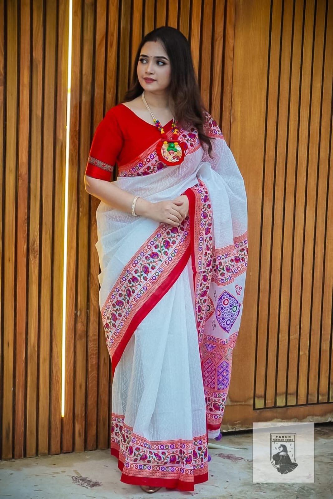 এই বৈশাখে প্রিয়জনের জন্য সেরা উপহার