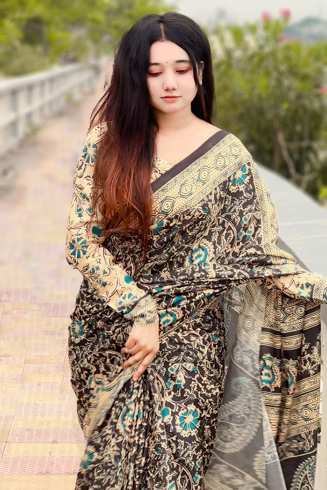✅ প্রতিটি শাড়ী চেক করে নেওয়ার সুবিধা