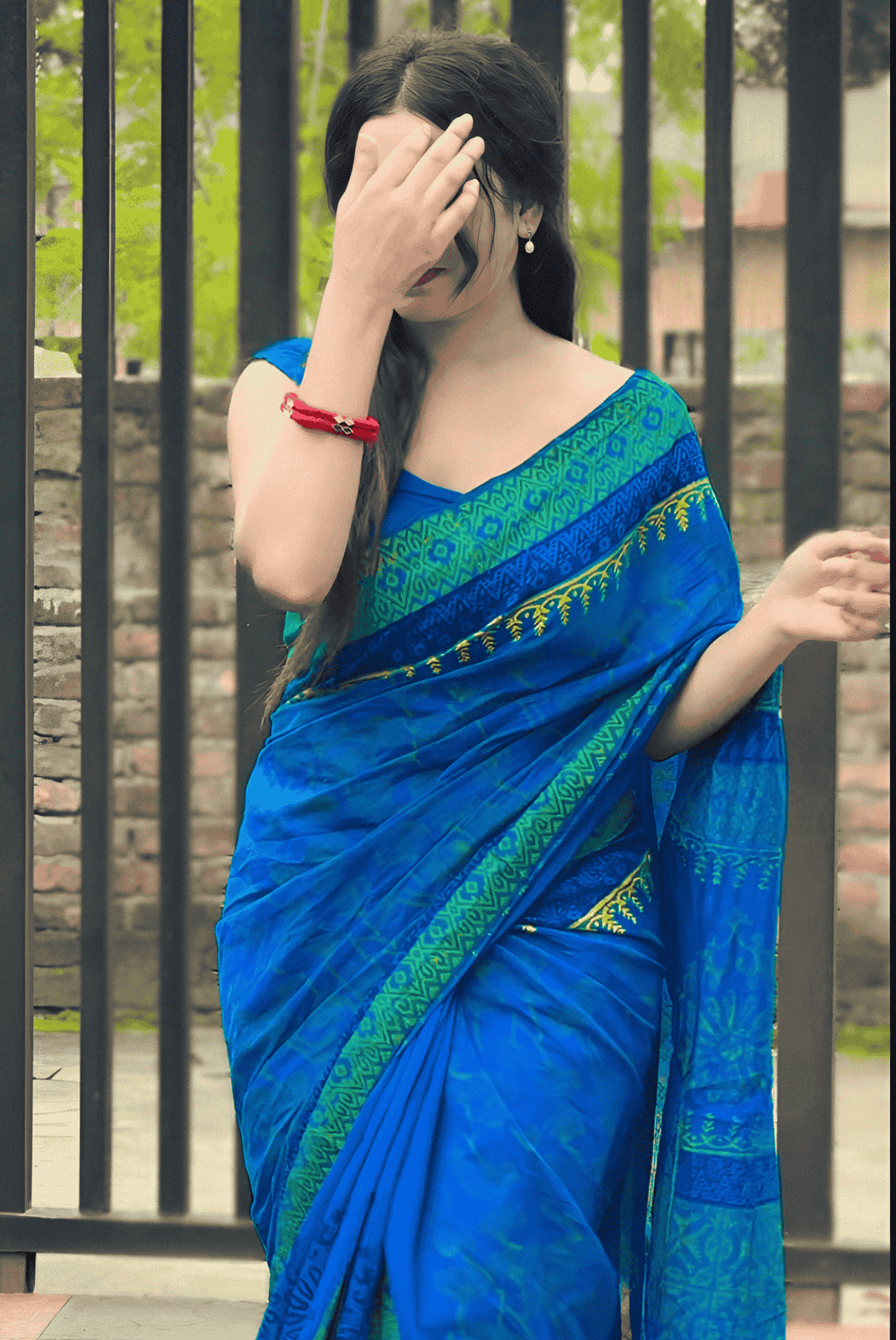 ✅ প্রতিটি শাড়ী চেক করে নেওয়ার সুবিধা